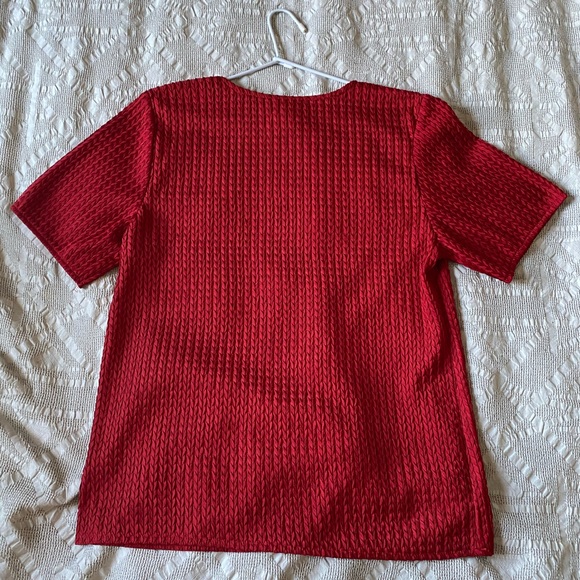Vintage red textured t-shirt blouse - Picture 6 of 6